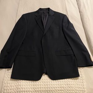 Men’s Lauren Ralph Lauren Navy Blazer! Size 40S. Perfect for spring!
